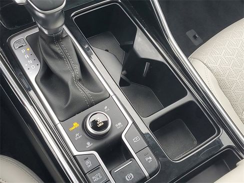 Certified 2023 Kia Sorento SX image 30