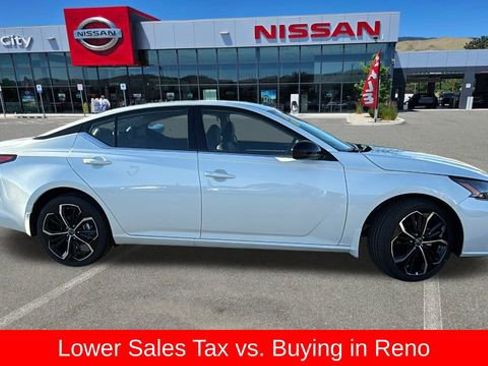 New 2025 Nissan Altima 2.5 SR image 2