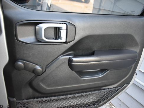Used 2018 Jeep Wrangler Unlimited Sport AWD/4WD image 37