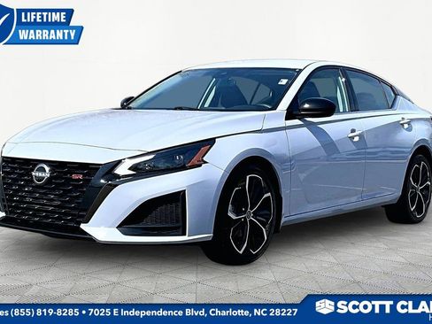 Used 2023 Nissan Altima 2.5 SR image 3