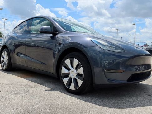 Used 2021 Tesla Model Y Long Range AWD/4WD image 5