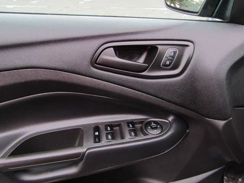 Used 2019 Ford Escape S image 20