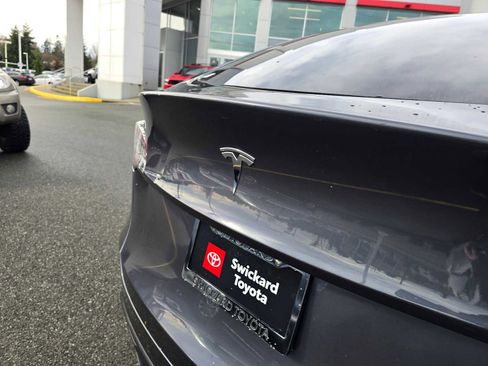 Used 2021 Tesla Model Y Long Range image 15