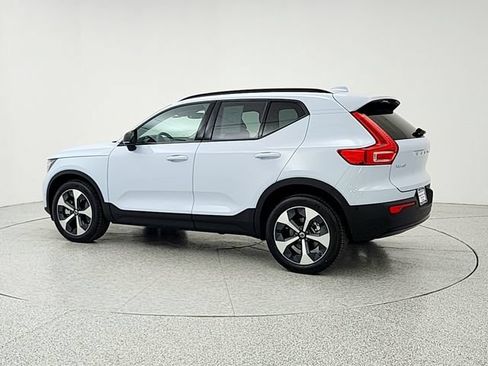 Certified 2026 Volvo XC40 B5 Plus AWD/4WD image 7