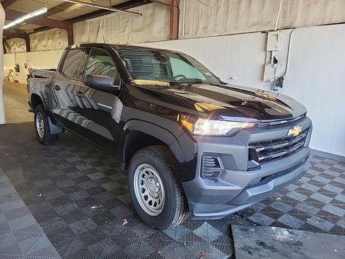 Used 2023 Chevrolet Colorado W/T image 6