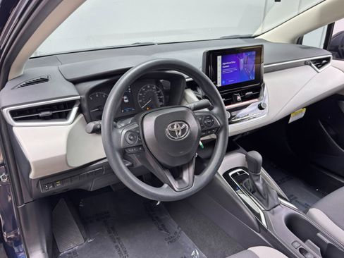 Used 2025 Toyota Corolla LE FWD image 12