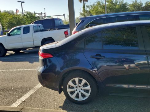 Used 2021 Toyota Corolla LE image 9