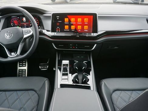 New 2026 Volkswagen Atlas Cross Sport SEL Premium R-Line image 11