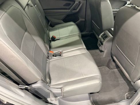 Used 2018 Volkswagen Tiguan SE AWD/4WD image 21