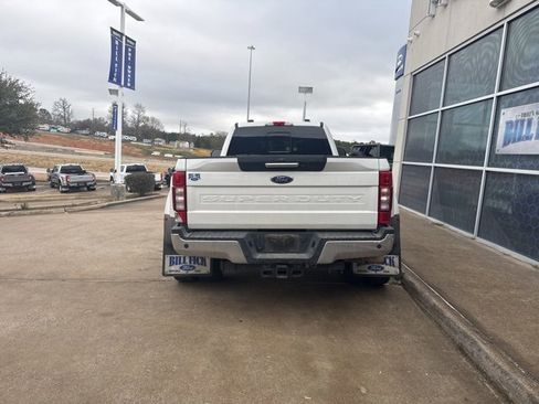 Used 2022 Ford F350 Lariat w/ Lariat Value Package image 6