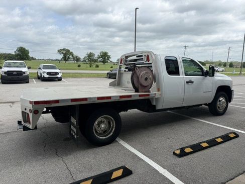 Used 2009 Chevrolet Silverado 3500 W/T image 2