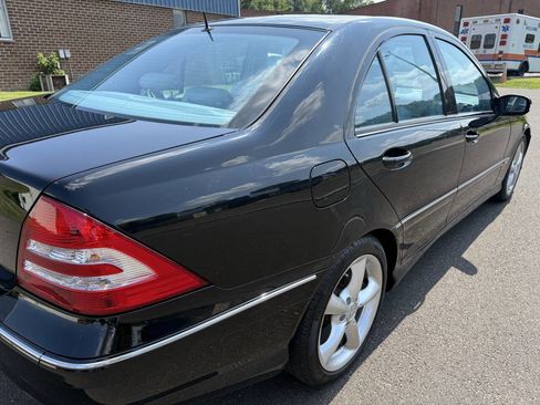 Used 2006 Mercedes-Benz C 230 Sedan w/ Sunroof Pkg image 9