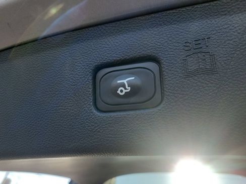 Certified 2023 Ford Edge Titanium AWD/4WD image 25