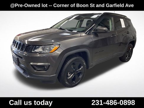 Used 2021 Jeep Compass Latitude AWD/4WD image 1