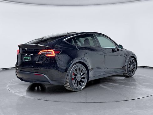 Used 2022 Tesla Model Y Performance AWD/4WD image 3
