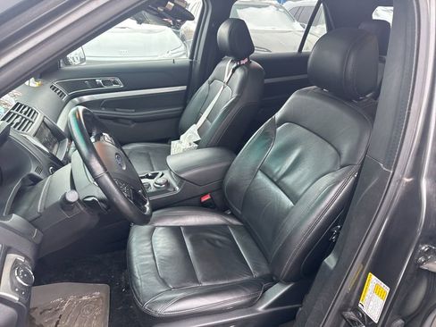 Used 2016 Ford Explorer XLT w/ Equipment Group 202A image 15
