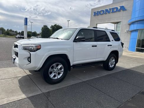Used 2023 Toyota 4Runner SR5 Premium w/ Moonroof Package AWD/4WD image 12