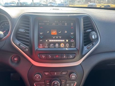 Used 2014 Jeep Cherokee Limited w/ Technology Group image 20