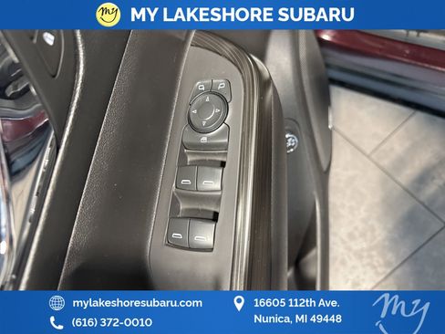 Used 2018 GMC Acadia SLT image 13