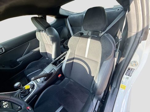 Used 2024 Toyota GR86 Premium RWD image 20