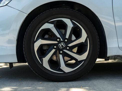 Used 2016 Honda Accord EX image 14