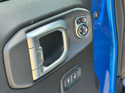 Used 2024 Jeep Wrangler Sport AWD/4WD image 18