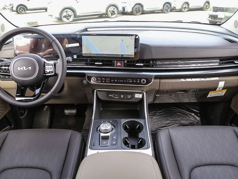 New 2026 Kia Carnival LXS image 5