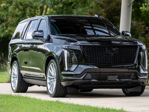 Used 2026 Cadillac Escalade Sport w/ Touring Package AWD/4WD image 11