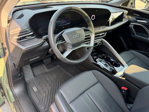 Used 2025 Audi Q5 Premium Plus w/ Premium Plus AWD/4WD image 15