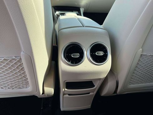 Used 2023 Mercedes-Benz GLB 250 4MATIC w/ Premium Package image 30