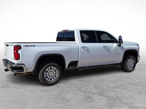 Used 2025 Chevrolet Silverado 2500 LTZ w/ LTZ Convenience Package AWD/4WD image 11