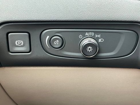 Used 2019 Buick Enclave Premium AWD/4WD image 35