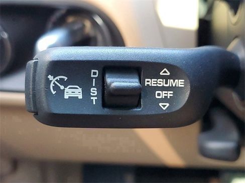 Used 2024 Porsche Macan image 25