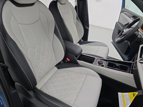 New 2026 Volkswagen Tiguan SEL R-Line image 10