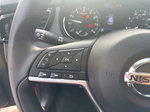 Used 2021 Nissan Rogue Sport S image 22