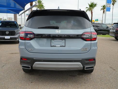 Used 2024 Honda Pilot Touring image 6