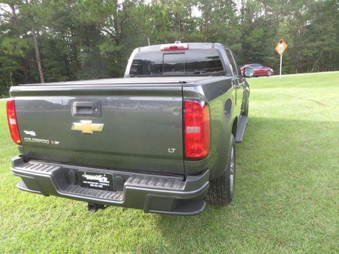 Used 2017 Chevrolet Colorado LT w/ LT Convenience Package RWD image 6
