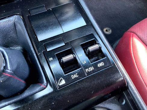 Used 2020 Lexus GX 460 Premium w/ Premium Package image 32