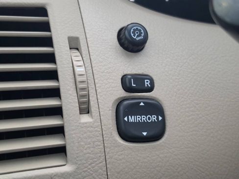 Used 2006 Toyota Avalon XLS FWD image 25