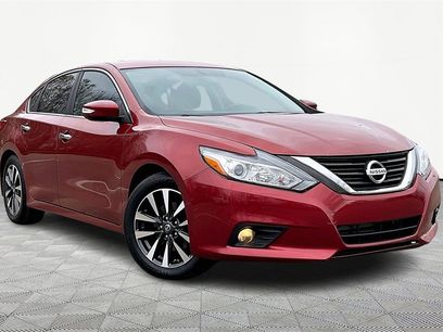 Used 2016 Nissan Altima 2.5 SL w/ Moonroof Package