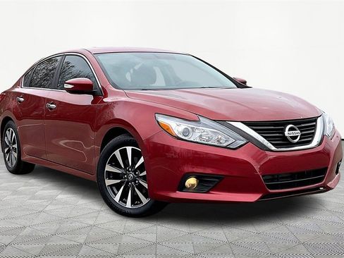 Used 2016 Nissan Altima 2.5 SL w/ Moonroof Package image 1