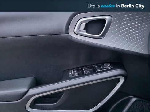 Certified 2025 Kia Soul LX w/ LX Technology Package image 24