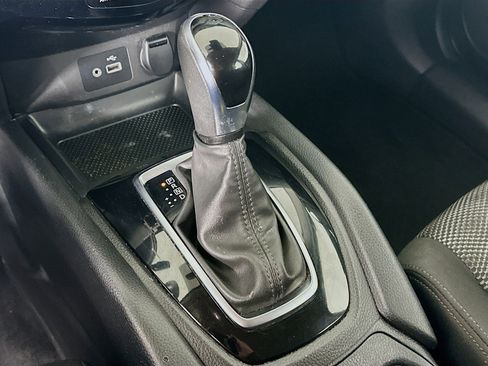 Used 2020 Nissan Rogue Sport SV image 23