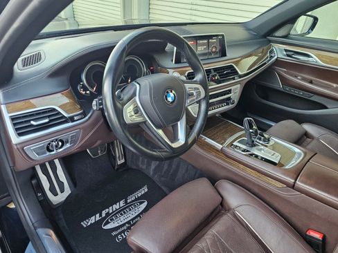 Used 2019 BMW 750i xDrive w/ Executive Package image 17