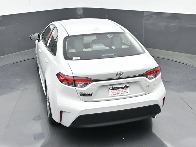 Used 2025 Toyota Corolla LE FWD image 28