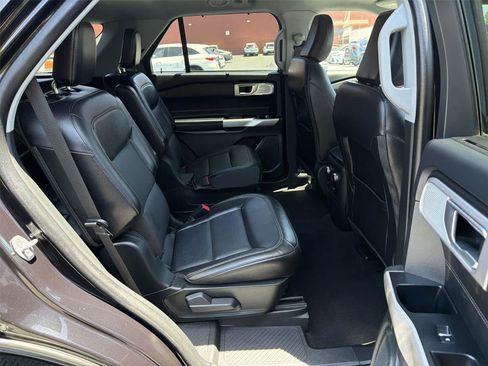 Used 2023 Ford Explorer Limited w/ Limited Technology Package AWD/4WD image 14