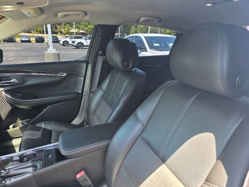 Used 2014 Chevrolet Impala LT w/ Convenience Package FWD image 12