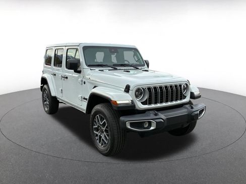 Used 2025 Jeep Wrangler Unlimited Sahara AWD/4WD image 1