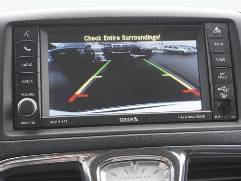 Used 2015 Chrysler Town & Country Touring-L w/ Driver Convenience Group image 26