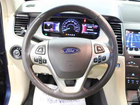 Used 2017 Ford Taurus SEL w/ Equipment Group 201A FWD image 16
